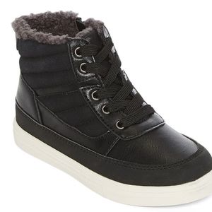 NWT - Thereabouts Asan Black Memory Foam Boots